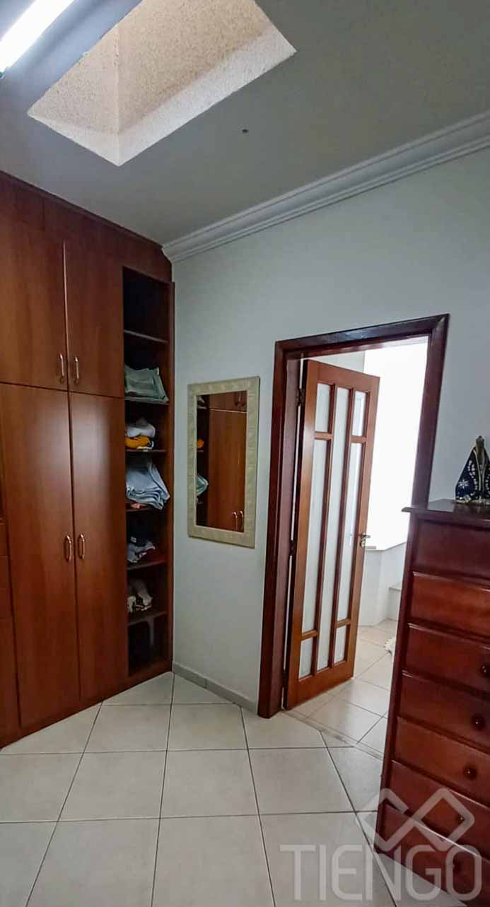 Casa com 4 dormitórios para venda, no Jardim Santa Cecília