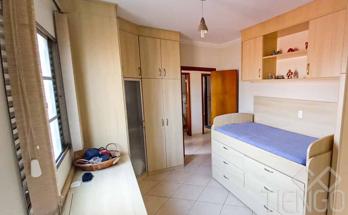 Casa com 4 dormitórios para venda, no Jardim Santa Cecília