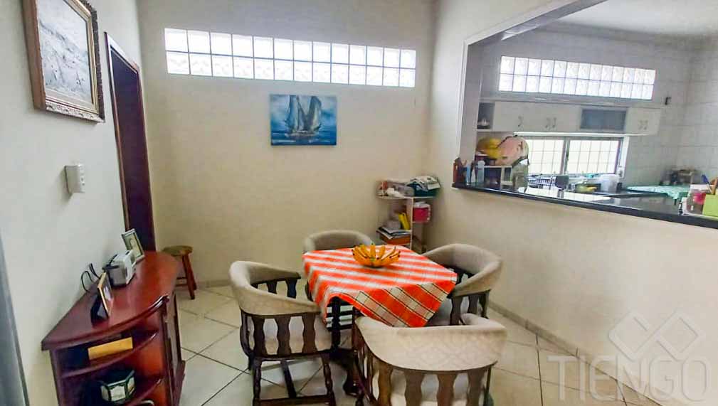 Casa com 4 dormitórios para venda, no Jardim Santa Cecília