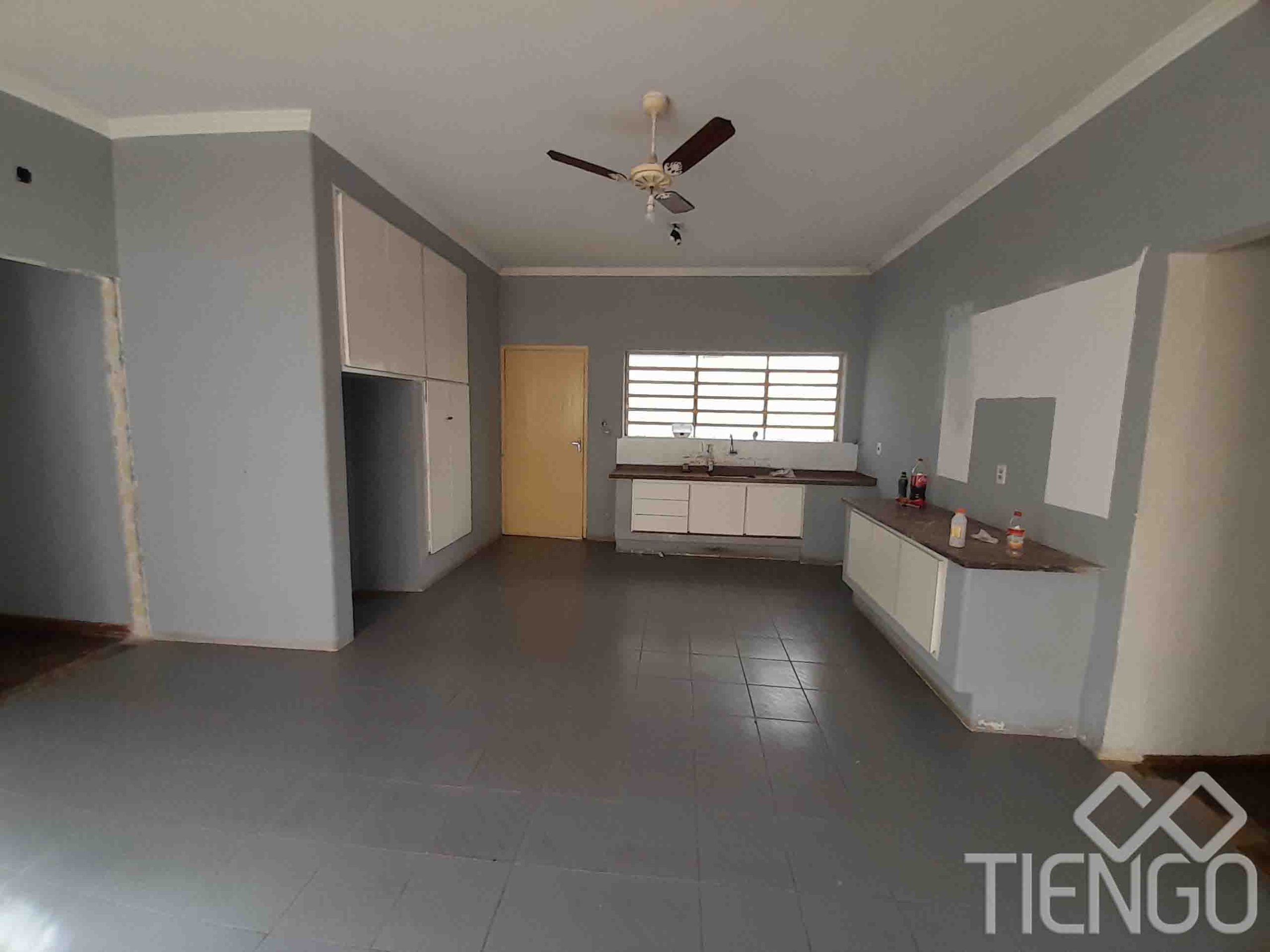 Casa comercial na Vila São João - Tiengo - A sua imobiliária em Limeira